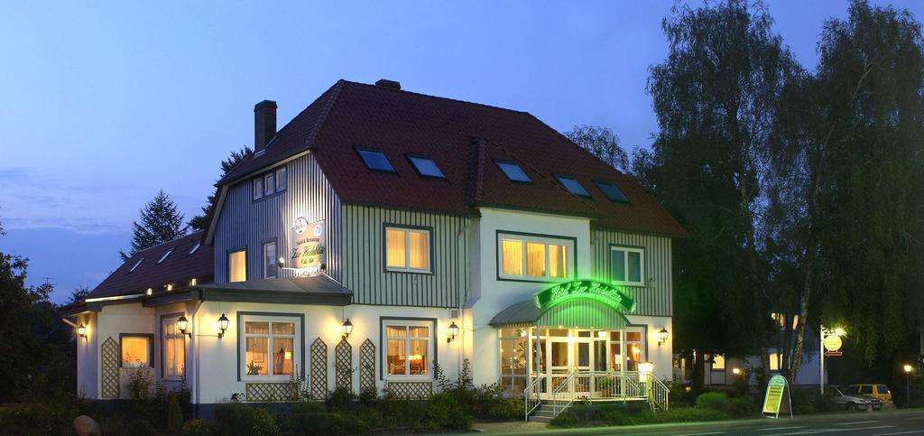 Hotel Zur Heidebluete Hambühren Esterno foto