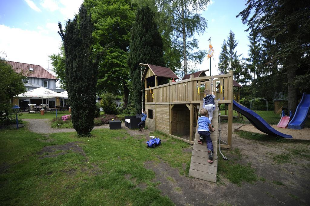 Hotel Zur Heidebluete Hambühren Esterno foto