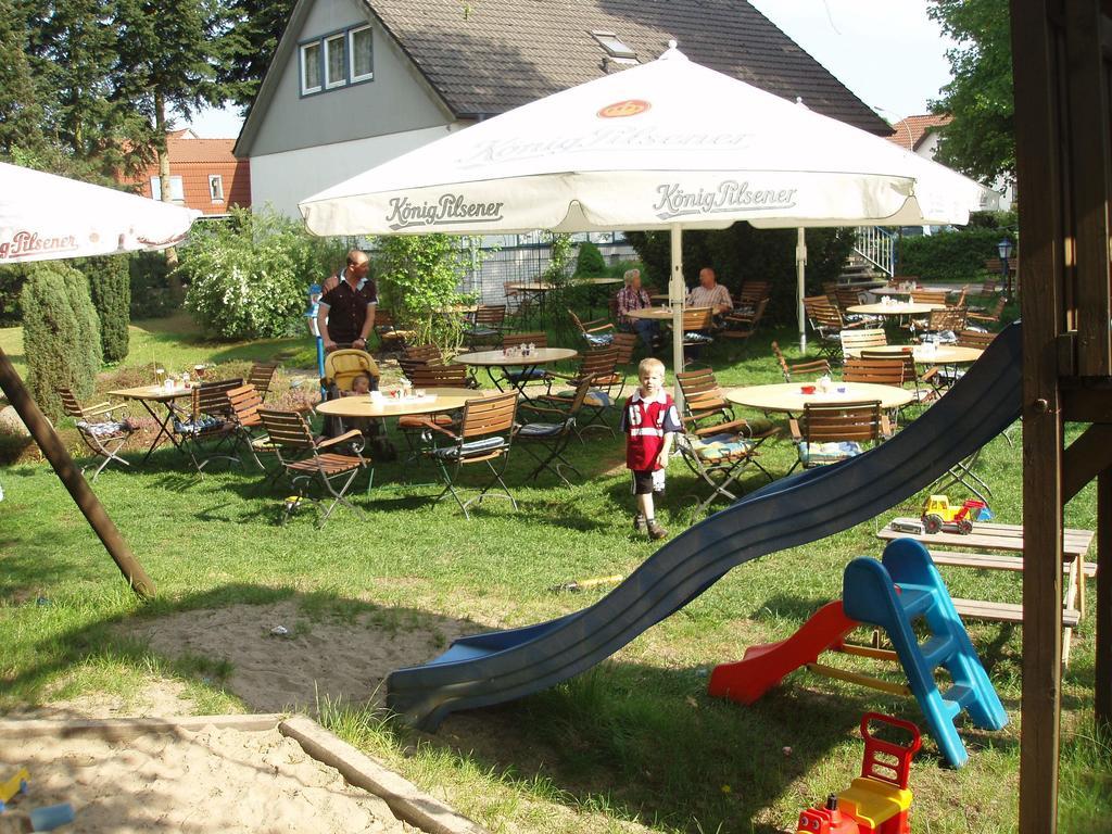 Hotel Zur Heidebluete Hambühren Esterno foto