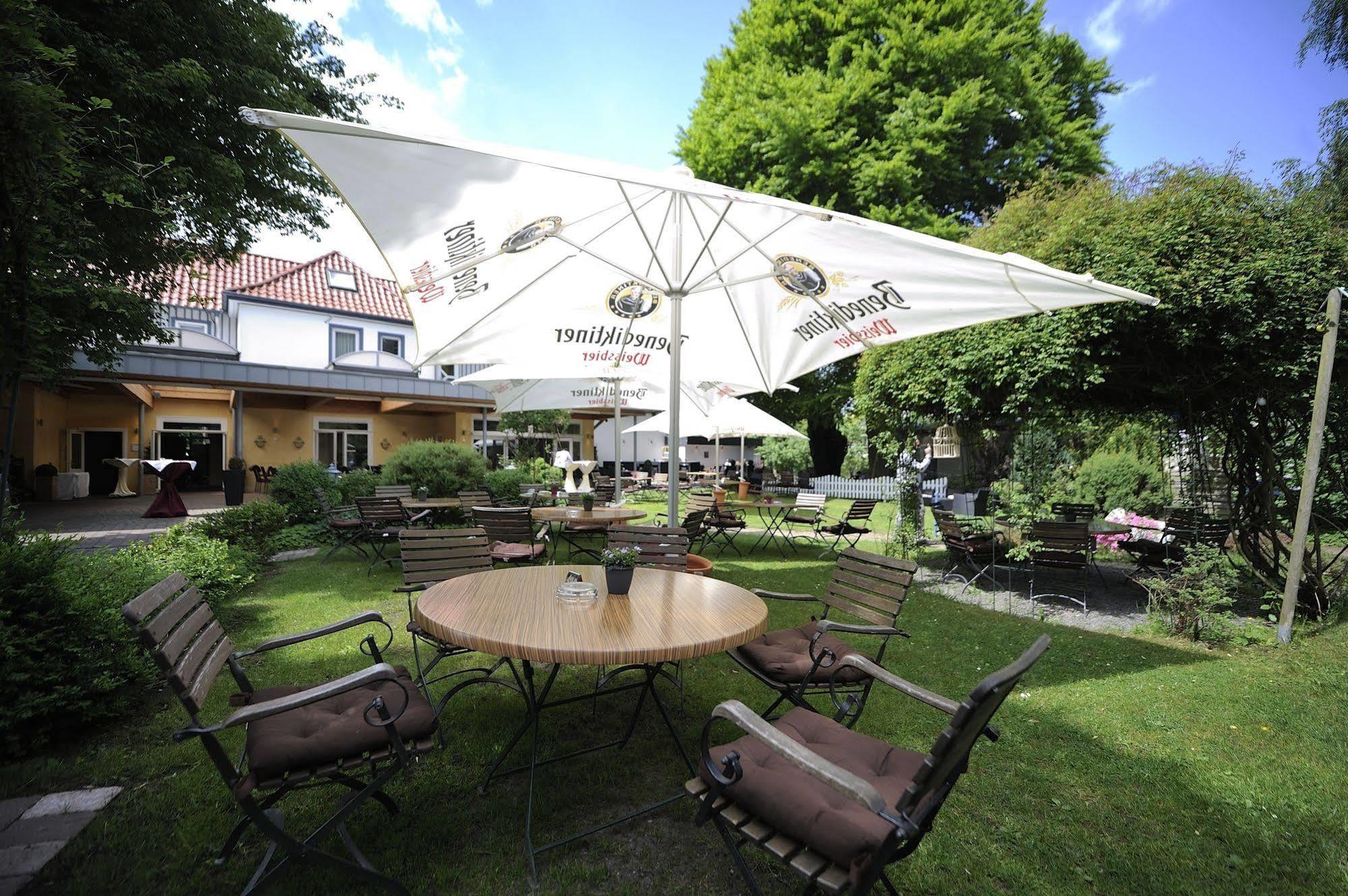 Hotel Zur Heidebluete Hambühren Esterno foto