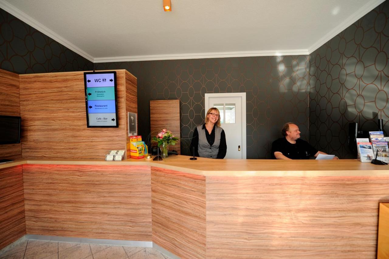 Hotel Zur Heidebluete Hambühren Esterno foto