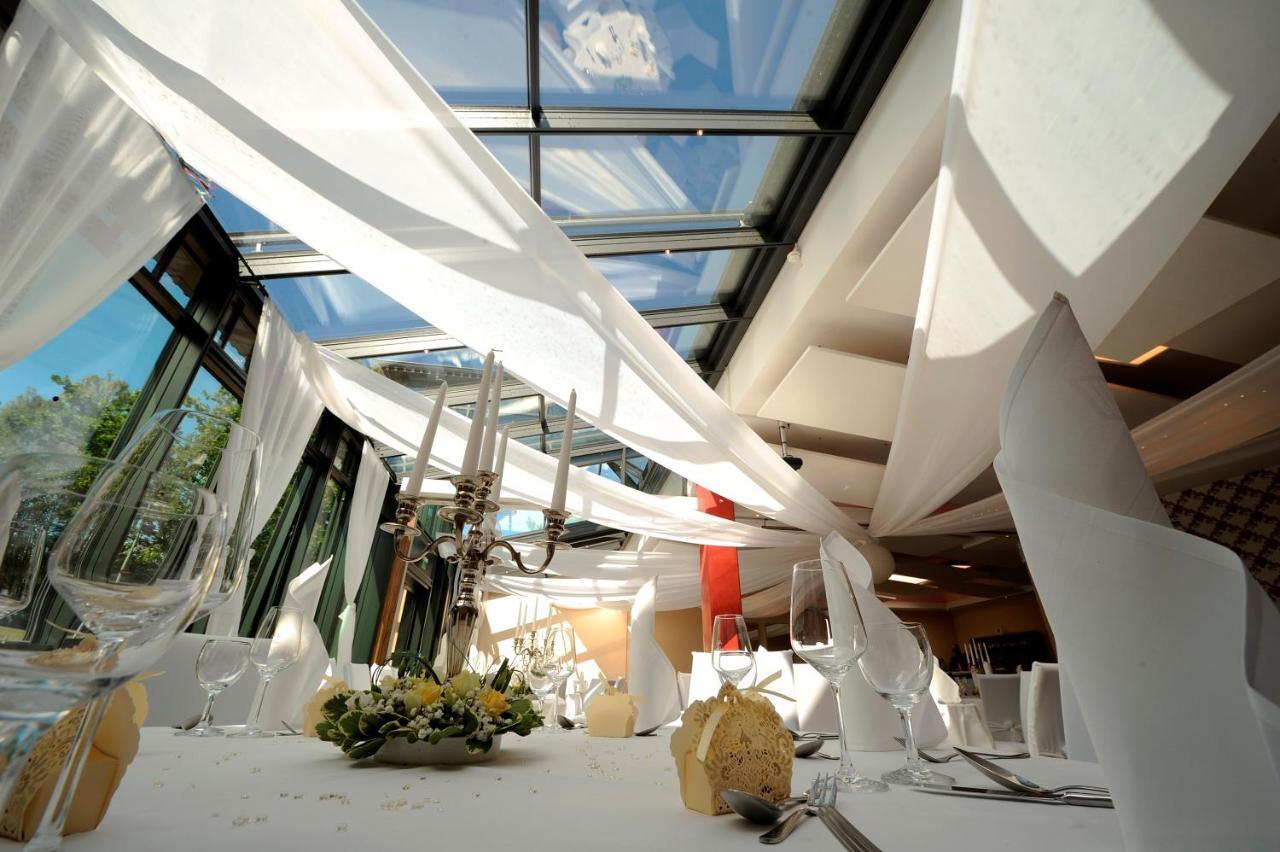 Hotel Zur Heidebluete Hambühren Esterno foto